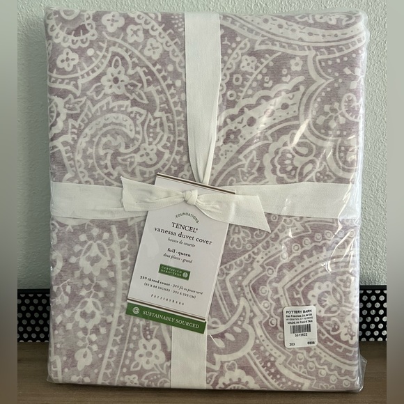 Pottery Barn Vanessa Lavender Paisley Full/Queen Duvet Cover + 2 Euro Shams - Picture 2 of 4